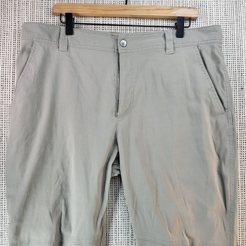 Columbia Pants Mens 38x32 Khaki Omni-Shield Advanced Repellency Hiking Outdoor